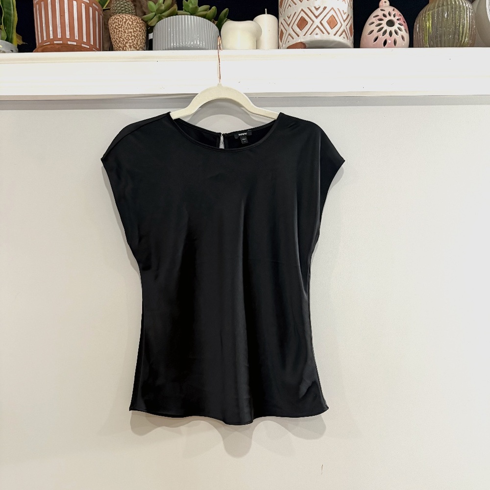 Express - Keyhole Button Blouse
